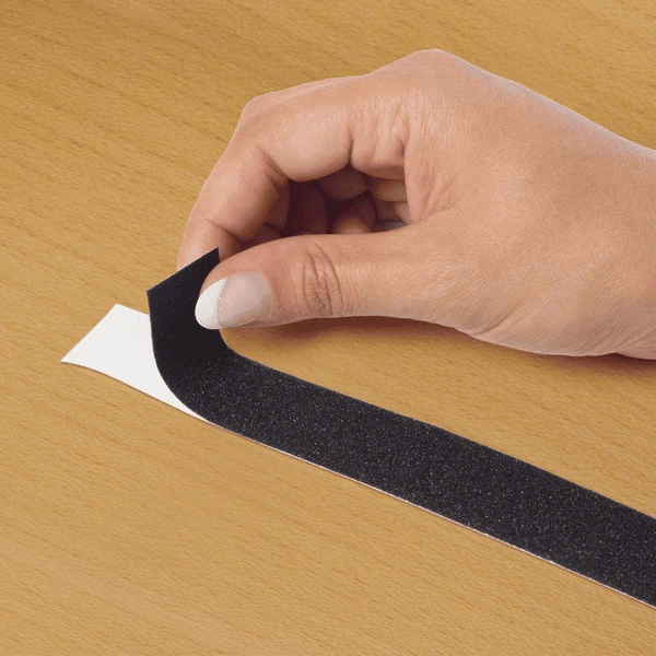 REER Zelfklevend Anti-slip Tape 5m (80135) 5 REER Zelfklevend Anti-slip Tape 5m (80135) - Afbeelding 3