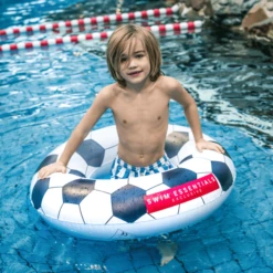 SWIM ESSENTIALS Swim Essential S Zwemring Voetbal 90 Cm -Winkel Voor Kinderproducten swim essential s zwemring voetbal 90 cm a361827 2